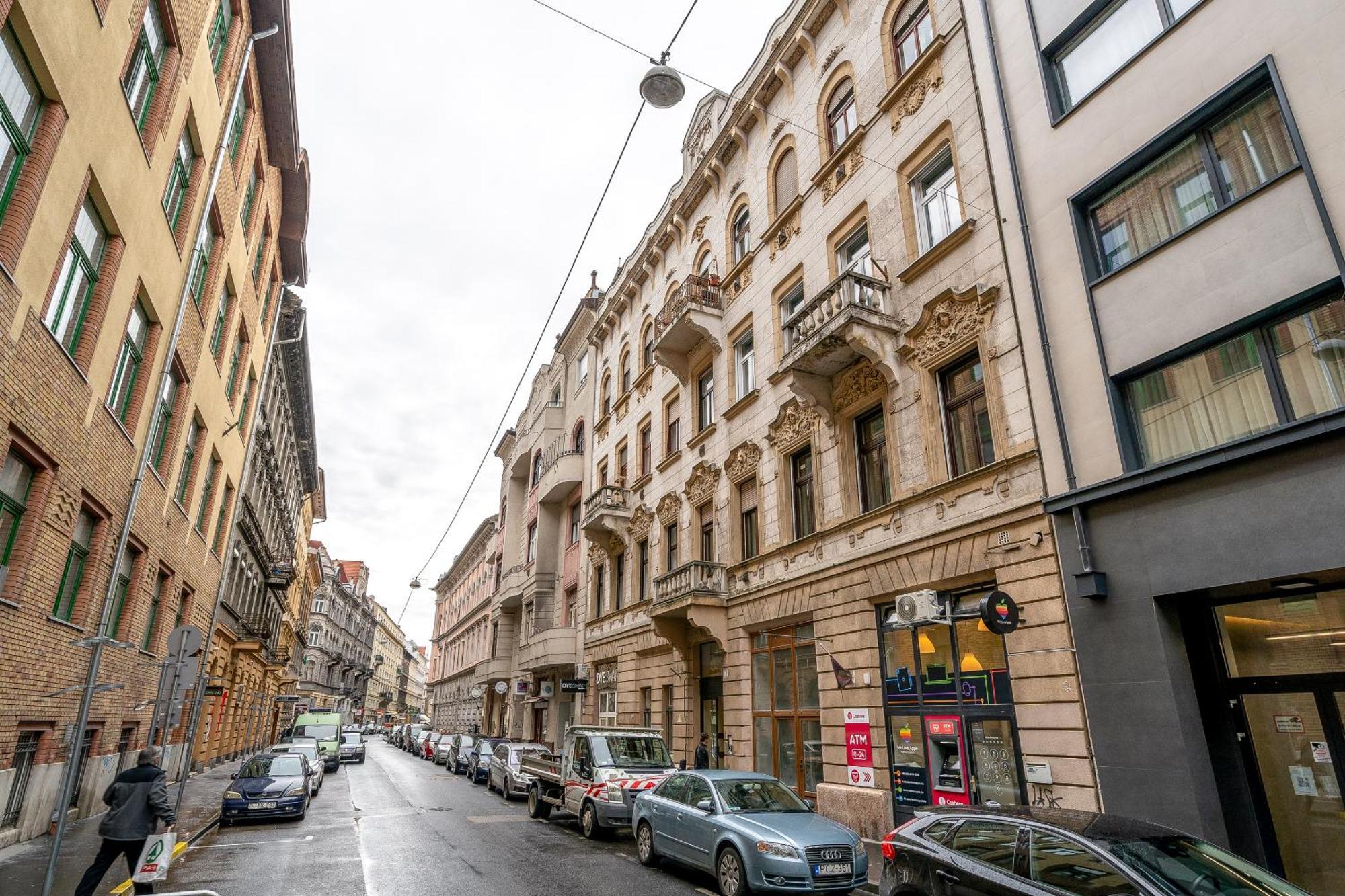 Budapest Magic Blue In Downtown Екстер'єр фото