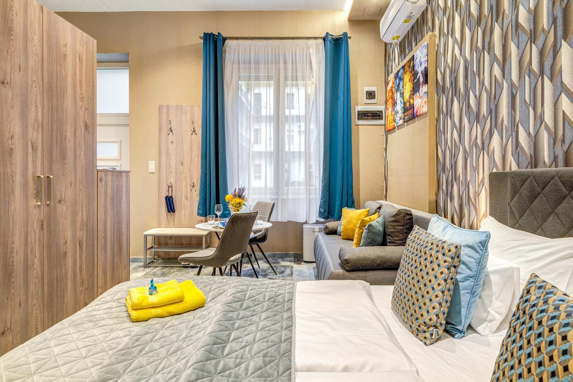 Budapest Magic Blue In Downtown Екстер'єр фото